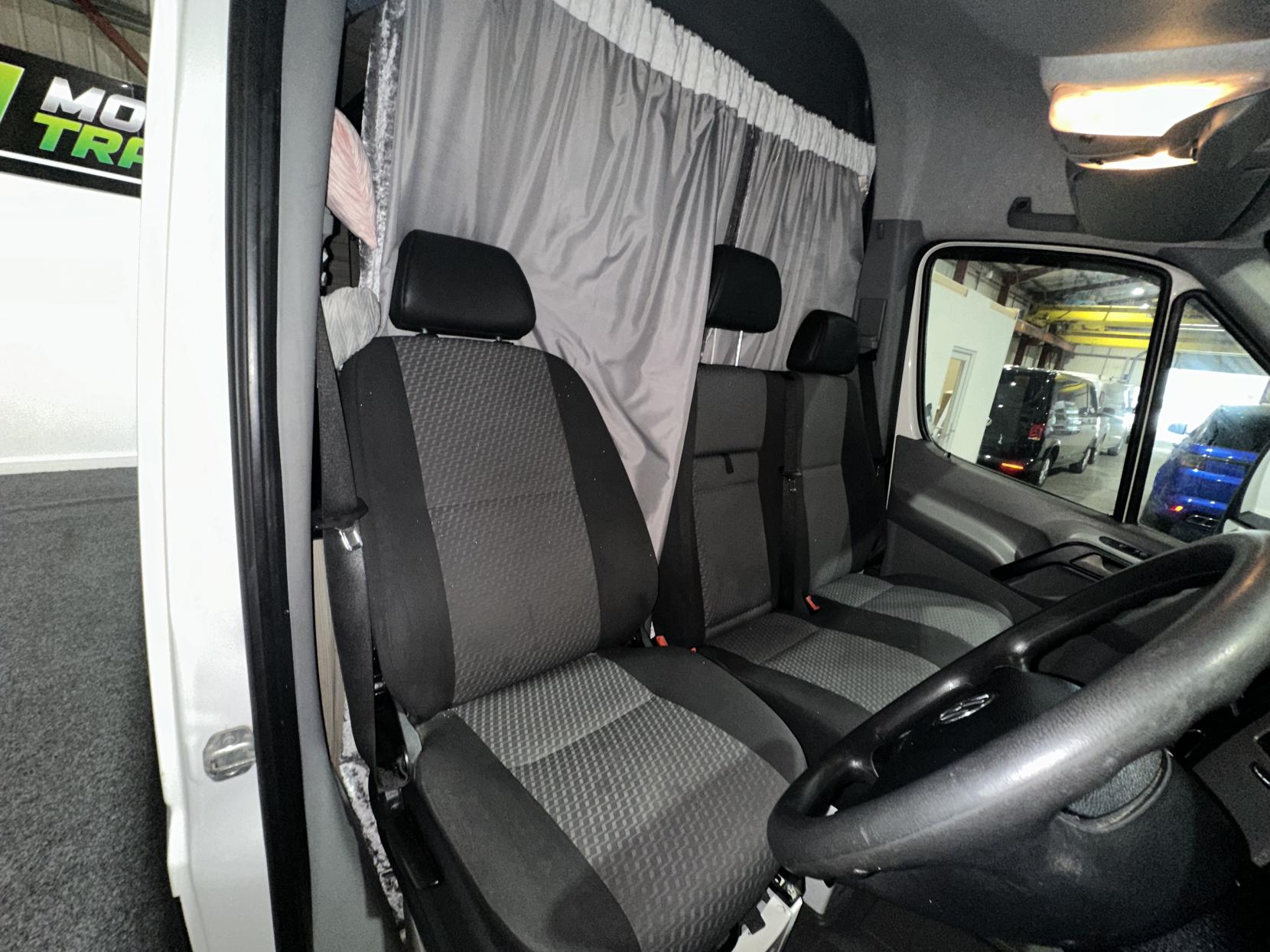 Volkswagen Crafter Motorhome Race Van Camper Van Converted 2.0 TDI CR35 Camper Van Race Van Conversion Diesel Manual L3 H3 (226 g/km, 134 bhp)