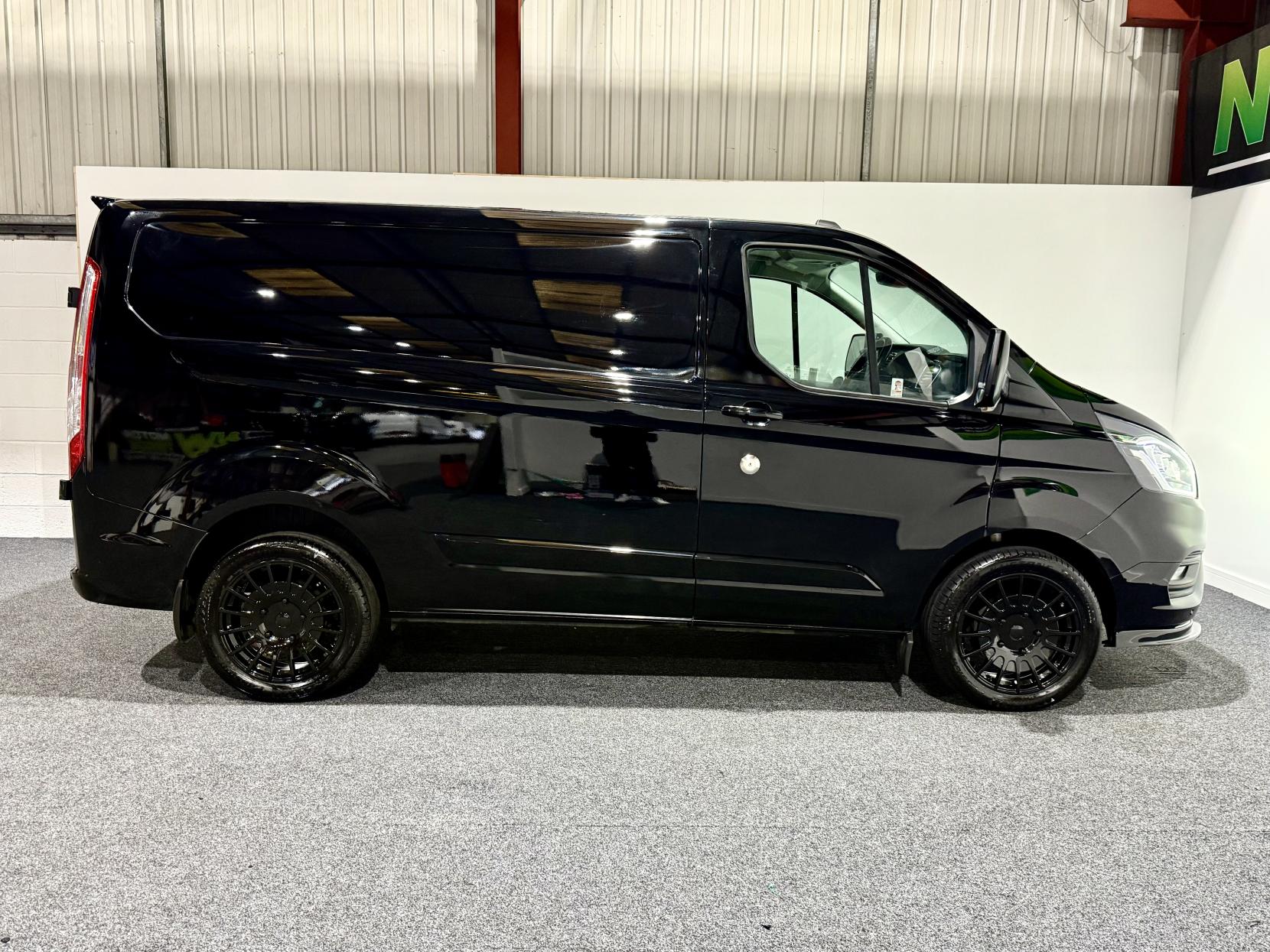 Ford Transit Custom Camper Van Motorhome Euro 6 ULEZ 2.0 TDCi 290 Limited Camper Van Diesel Manual L1 SWB (157 g/km, 128 bhp)