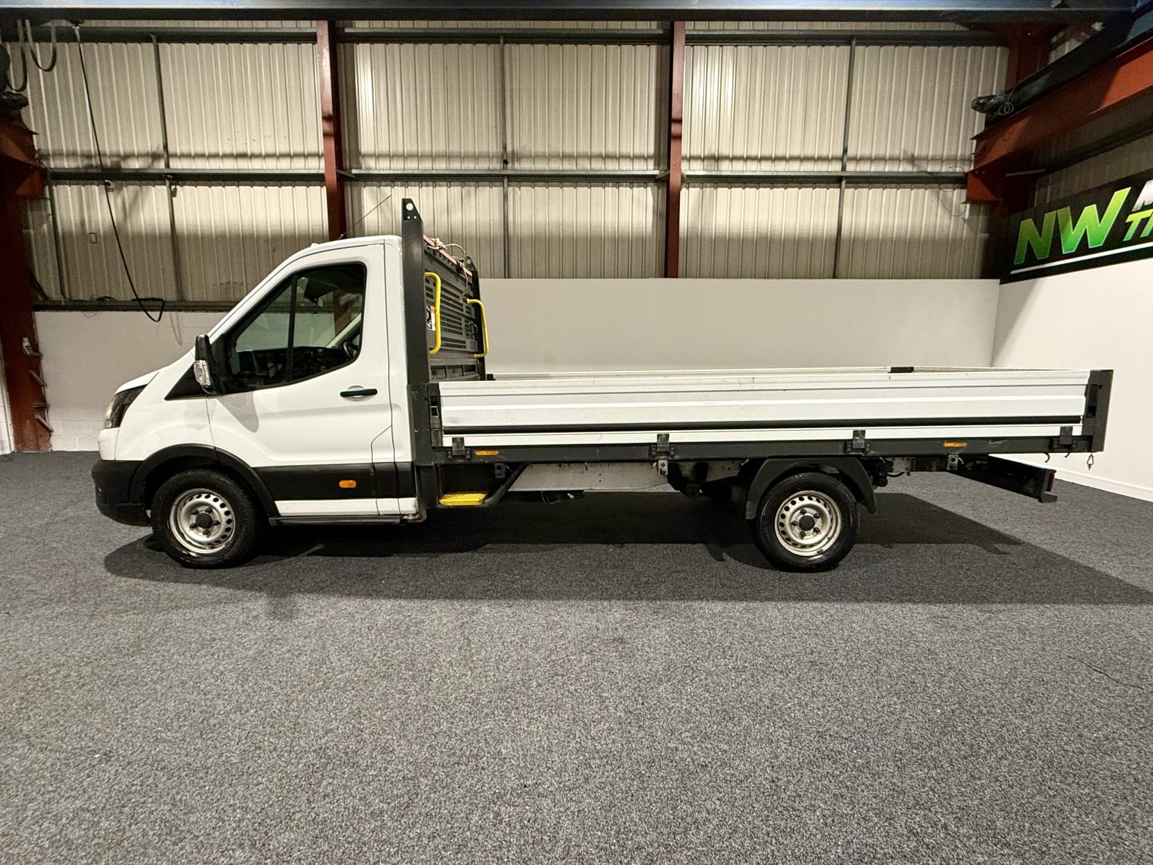 Ford Transit 2.0 350 EcoBlue Leader Chassis Cab 2dr Diesel Manual FWD L4 Euro 6 (s/s) (130 ps)