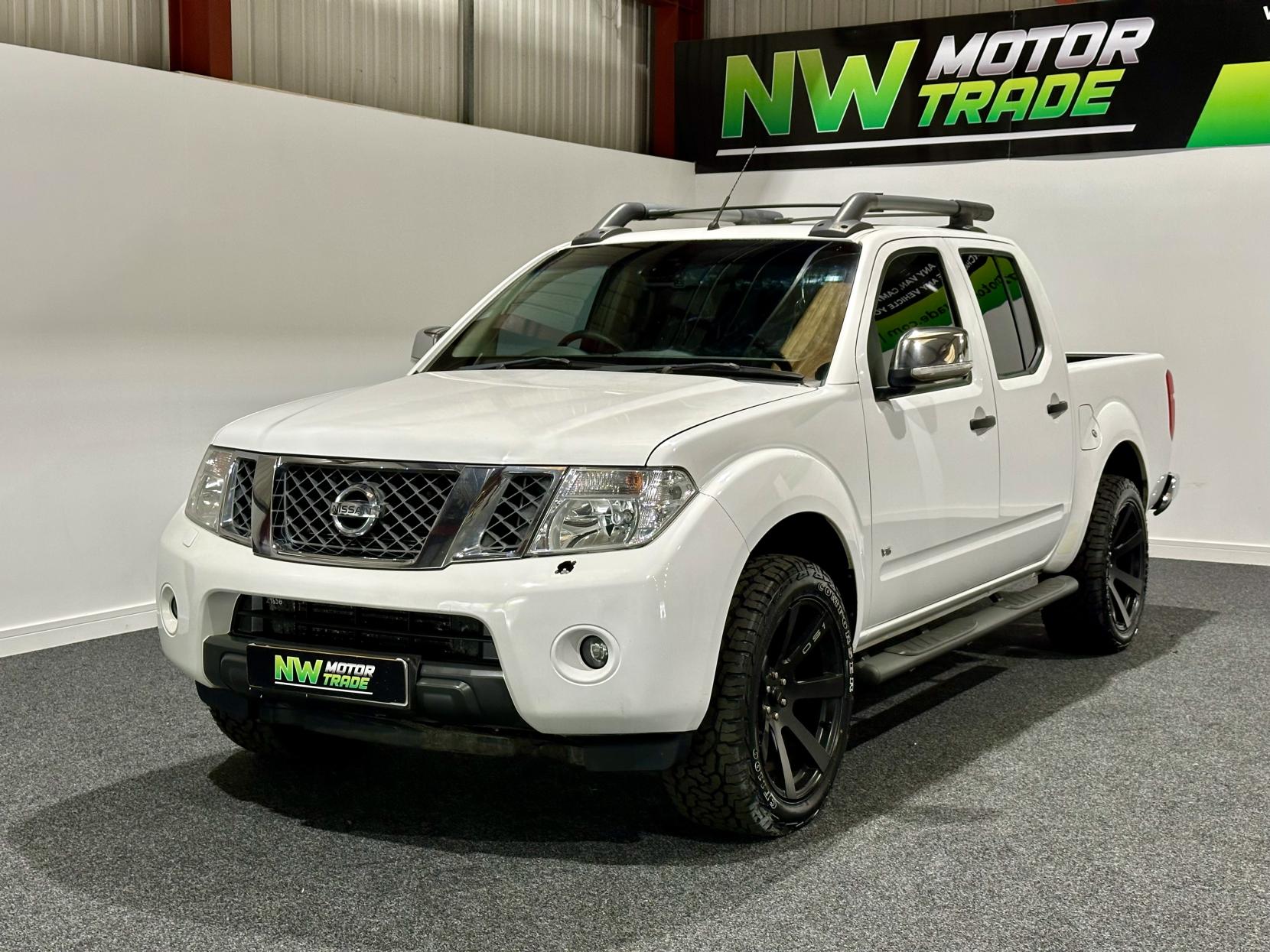 Nissan Navara 3.0 dCi V6 Outlaw Pickup 4dr Diesel Auto 4WD Euro 5 (231 ps)