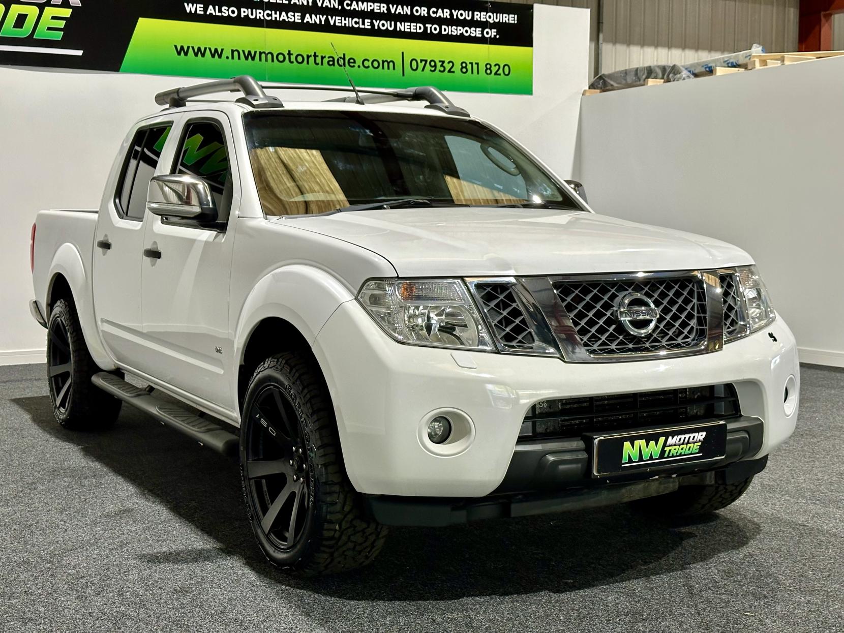 Nissan Navara 3.0 dCi V6 Outlaw Pickup 4dr Diesel Auto 4WD Euro 5 (231 ps)