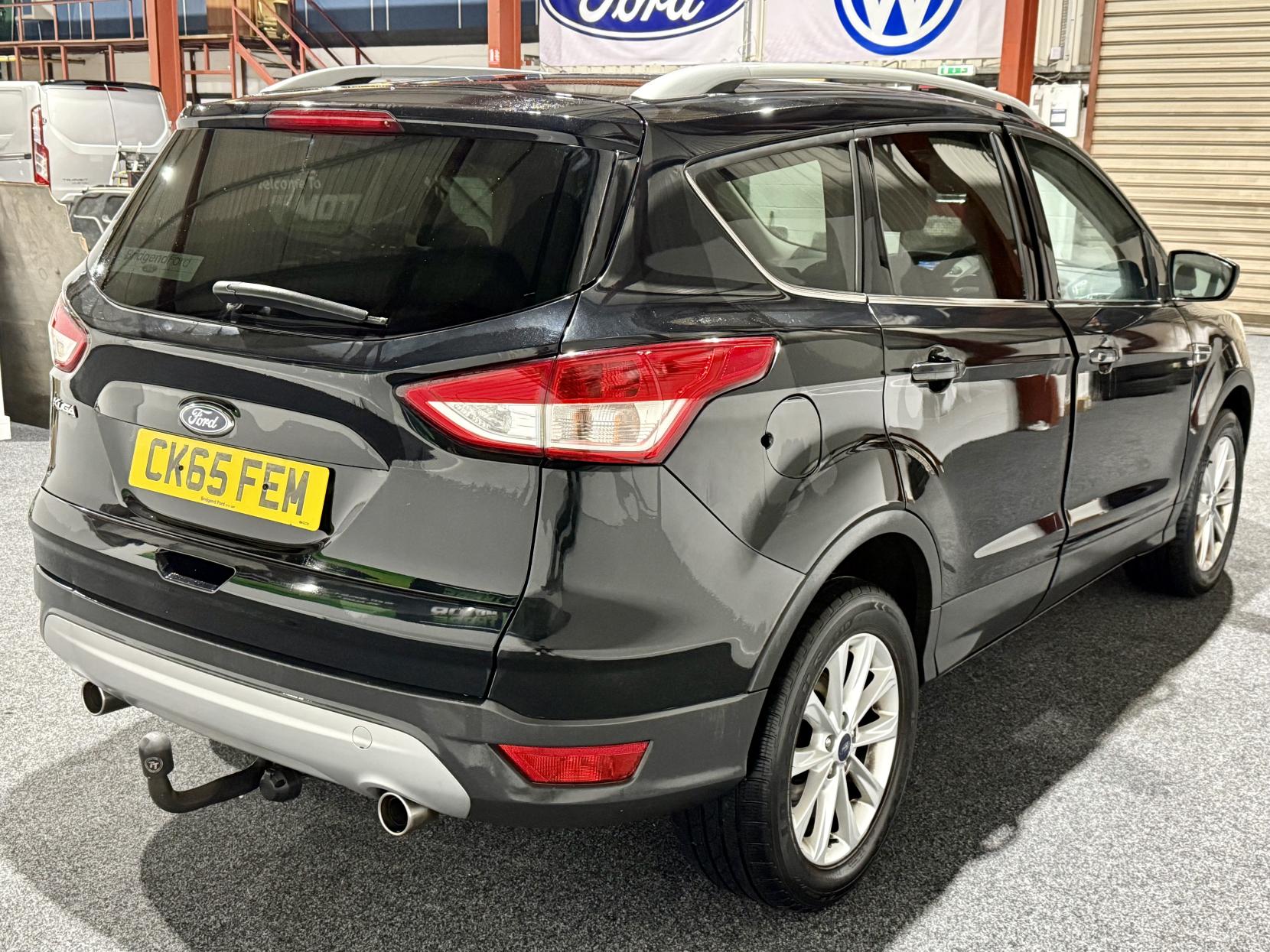 Ford Kuga 2.0 TDCi Titanium SUV 5dr Diesel Manual 2WD Euro 6 (s/s) (150 ps)